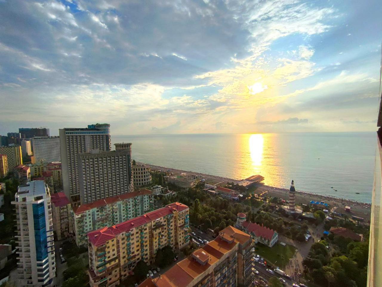 Orbi-City Batumi Apartments Sea View Esterno foto