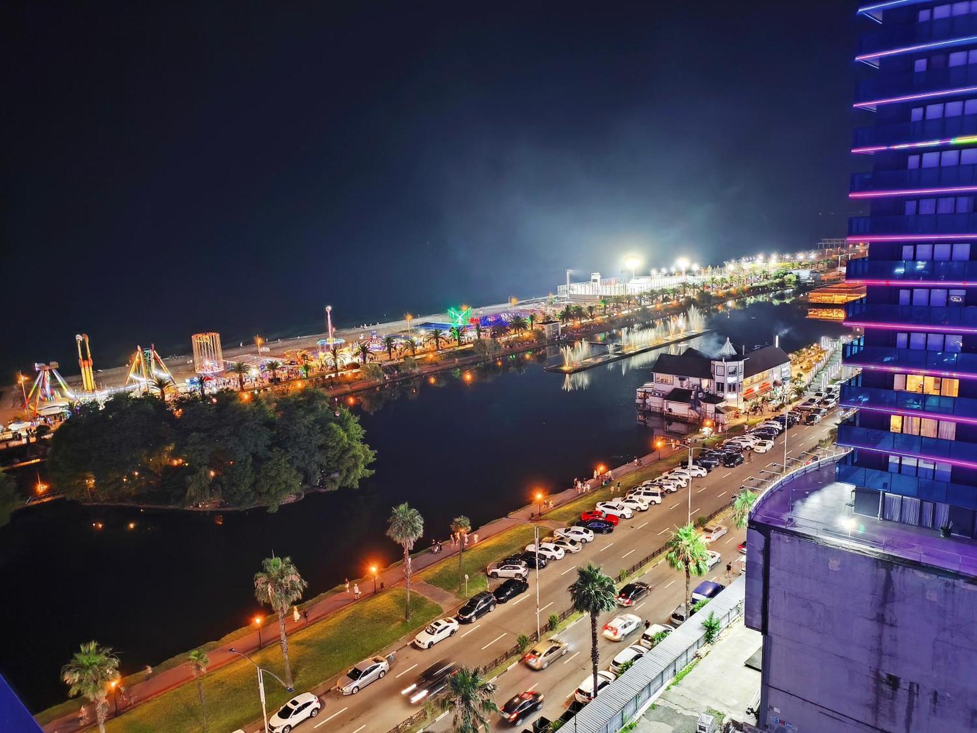 Orbi-City Batumi Apartments Sea View Esterno foto